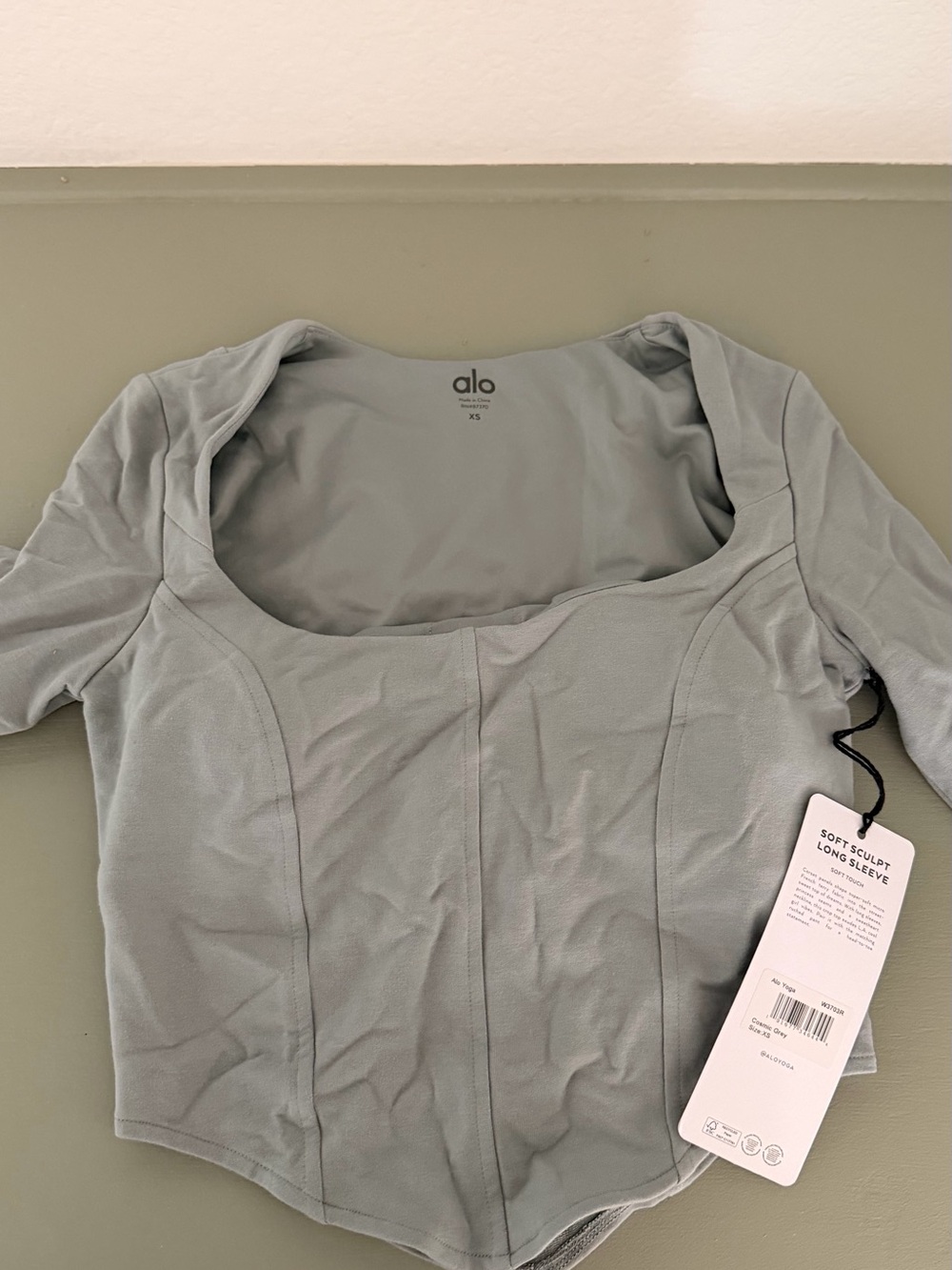 ALO Yoga Soft Sculpt Long Sleeve Crop Top in Sage